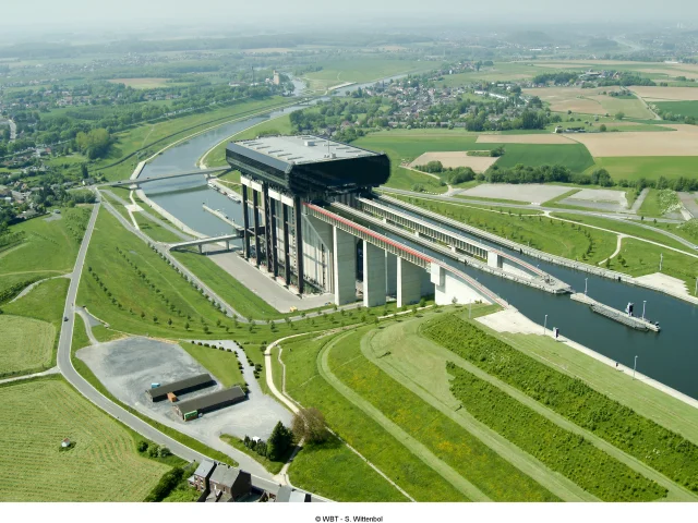 Ascenseur à bateaux de Strépy-Thieu - photo aérienne